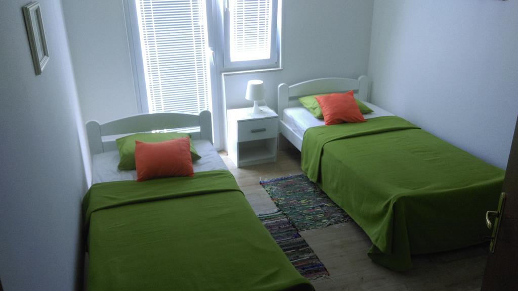 Holiday Home Rudelic Lukovo Sugarje Luaran gambar