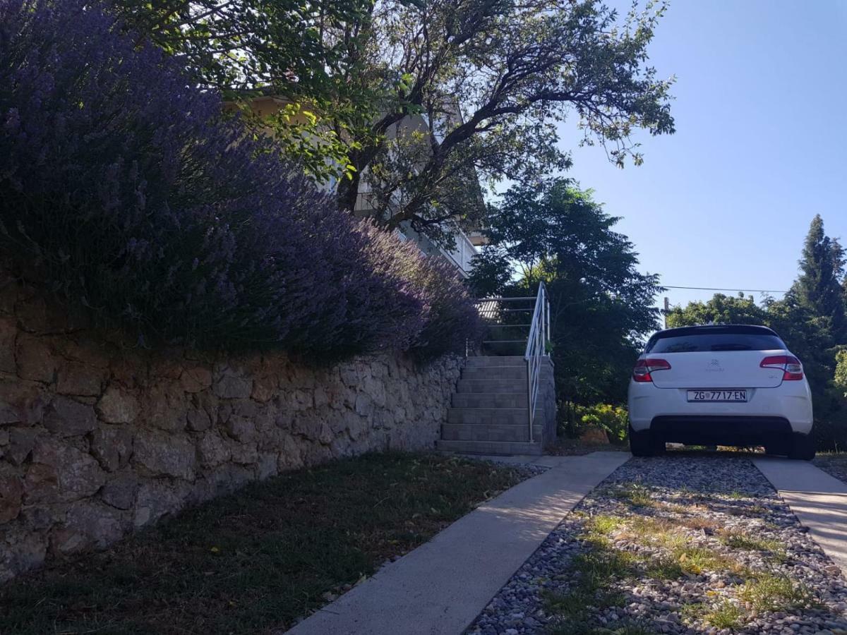 Holiday Home Rudelic Lukovo Sugarje Luaran gambar