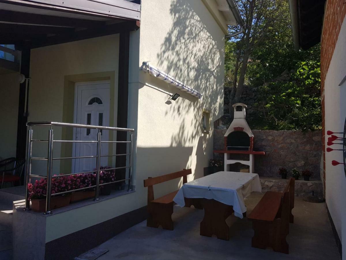 Holiday Home Rudelic Lukovo Sugarje Luaran gambar